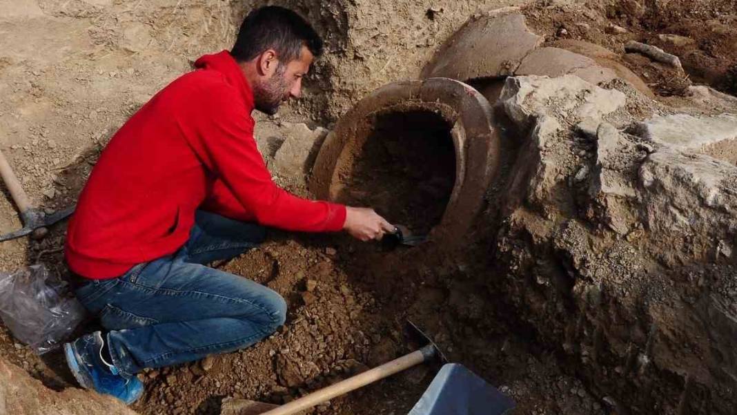 Bozcaada'da çocuk mezarları keşfedildi 3